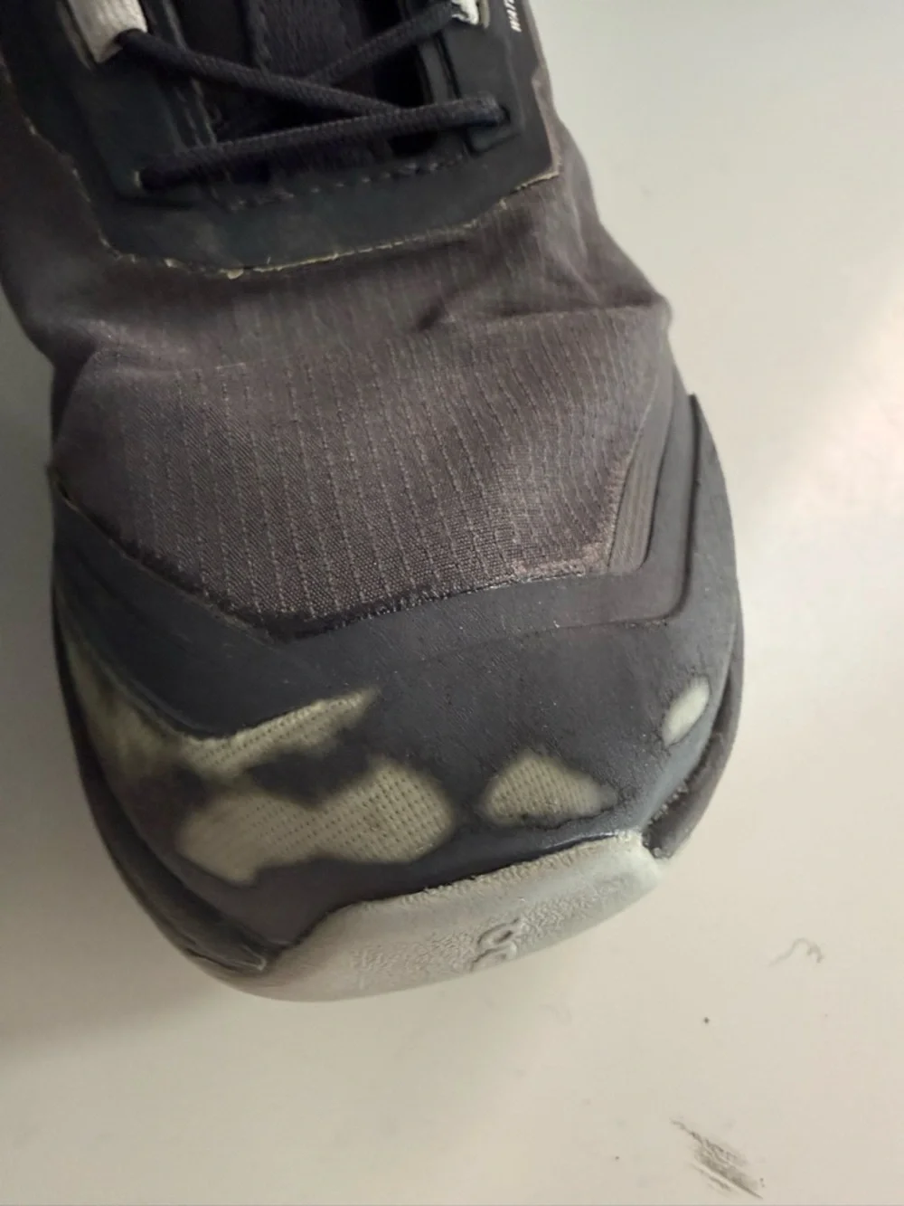 On Running Kids Black and White Low-Top Sneakers